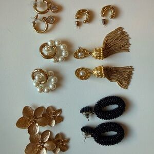 Elegant Gold and Black Earring Set